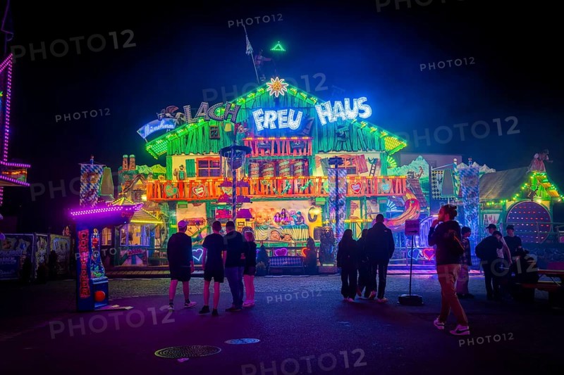 Spring Festival of the Dresden Showmen on the fairgrounds at the Marienbruecke, Dresden, Saxony, Germany, Europe