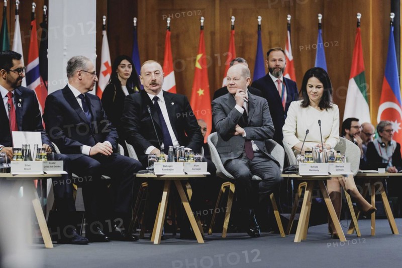 (R-L) Annalena Baerbock (Alliance 90/The Greens), Federal Foreign Minister, Olaf Scholz (SPD), Federal Chancellor, and Ilham Aliyev, President of Azerbaijan, photographed during the Petersberg Climate Dialogue in Berlin, 26 April 2024 / Photographed on behalf of the Federal Foreign Office