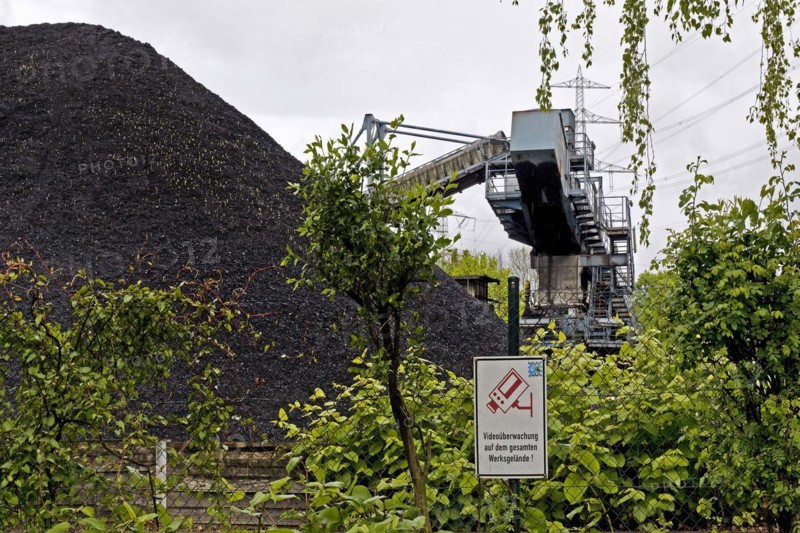 External coaling on the Rhine-Herne Canal for STEAG's hard coal-fired power station, Herne, Ruhr area, North Rhine-Westphalia, Germany, Europe