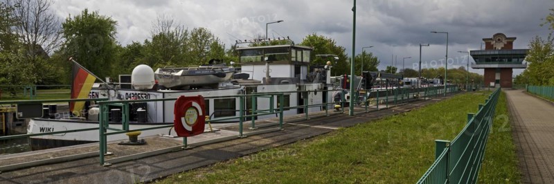 The motor tanker Wiki enters the lock system Wanne-Eickel, Neue Suedschleuse, Rhine-Herne Canal, Herne, Ruhr area, Germany, Europe