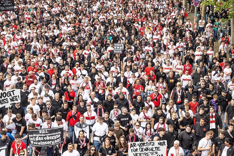 Protest march in front of the southern summit. Around 10, 000 VfB fans march to the stadium in front of the home game against FC Bayern Munich. Enough is enough is the message to the supervisory board, investors and presidium. The fan scene organised by the Cannstatter Kurve demands resignations and a fresh start for the club management. Bad Cannstatt, Stuttgart, Baden-Wuerttemberg, Germany, Europe