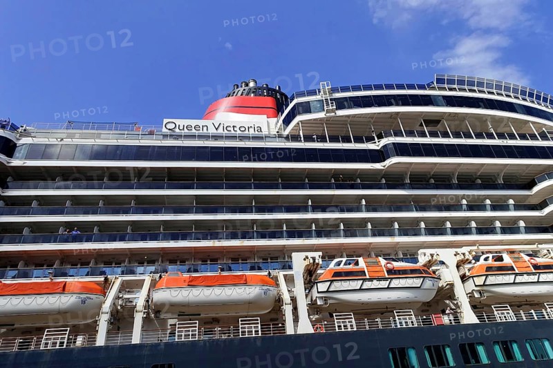 Cruise ship Queen Victoria on the Elbe in Oat, Hamburg, Land Hamburg, Northern Germany, Germany, Europe, Close-up of 'Queen Victoria' shows lifeboats and several rows of decks, Hanseatic City of Hamburg, Germany, Europe