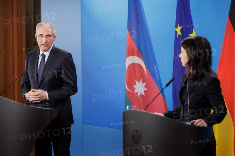 Annalena Baerbock (Alliance 90/The Greens), Federal Foreign Minister, and Mukhtar Babayev, Minister of Ecology and Natural Resources of the Republic of Azerbaijan, at a joint press conference during the 15th Petersberg Climate Dialogue at the Federal Foreign Office in Berlin, 25.04.2024. Photographed on behalf of the Federal Foreign Office