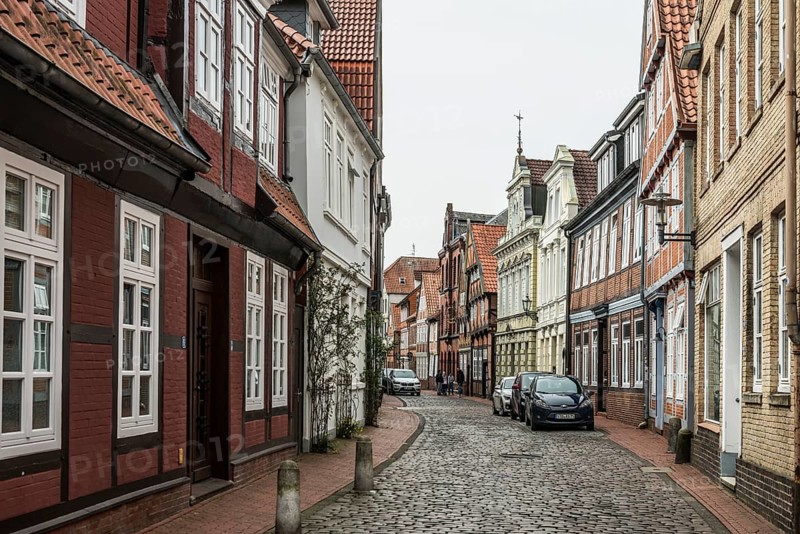 Half-timbered houses and alley in the old town, Buxtehude, Altes Land, Lower Saxony, Germany, Europe