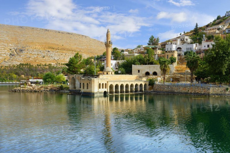 Partly submerged mosque of Eski Halfeti due to the construction of the Birecik dam on the Euphrates River, Old Halfeti, Turkey, Asia
