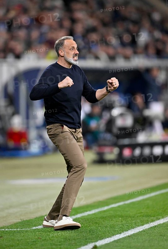 Goal celebration Coach Pellegrino Matarazzo TSG 1899 Hoffenheim on the sidelines, gesture, gesture, PreZero Arena, Sinsheim, Baden-Wuerttemberg, Germany, Europe