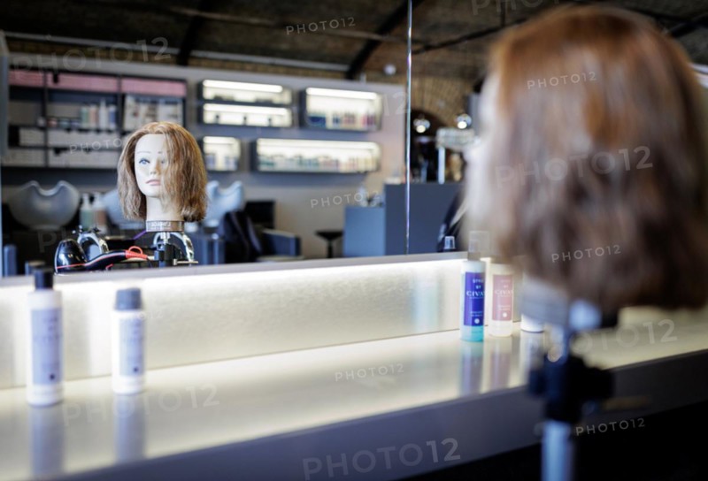 A training head for hairdressers, taken in the hairdressing salon Coiffeur Sivan in Berlin, 22/04/2024