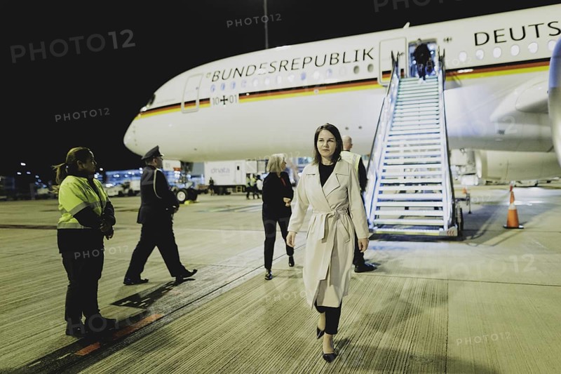 Annalena Baerbock (Buendnis 90/Die Gruenen), Federal Foreign Minister, photographed after arriving in Adelaide, 02.05.2024. Baerbock is travelling to Australia, New Zealand and Fiji for political talks / Photographed on behalf of the Federal Foreign Office