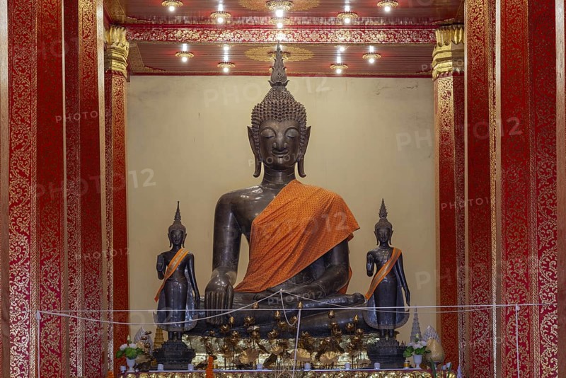 Buddha statue, Bhumispara-mudra, Buddha Gautama at the moment of enlightenment, Wat Ong Teu, Vientiane, Laos, Asia