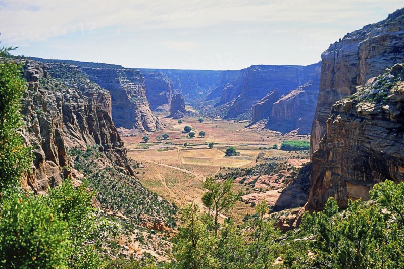 Canyon de Chelly National Monument, area of the Navajo Nation in the north-east of the US state of Arizona. The nearest town is Chinle. Colorado Plateau, Arizona, USA, North America