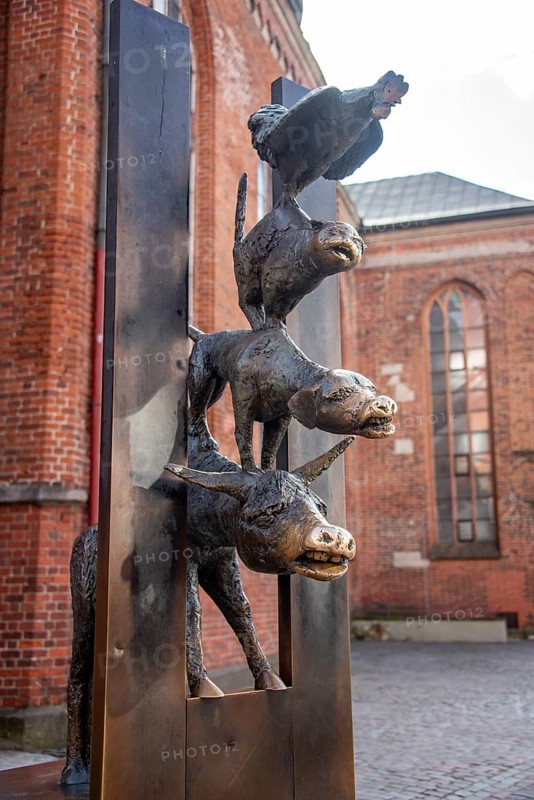 Bremen Town Musicians in Riga, sculpture by the German sculptor Christa Baumgaertel, gift from the Hanseatic City of Bremen to the Latvian partnership Riga, Latvia, Europe