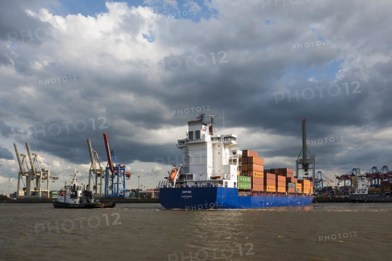 Container ship in the harbour, Oevelgoenne, Oat, Germany, Europe