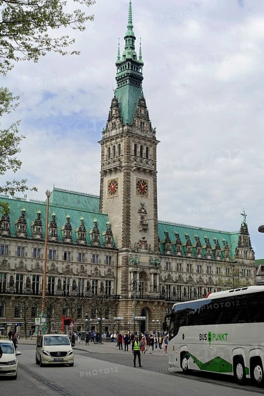 Hamburg Town Hall and Town Hall Market, Hamburg, Germany, Europe, The impressive town hall with tower and clock, passing buses and city life, Hanseatic City of Hamburg, Europe
