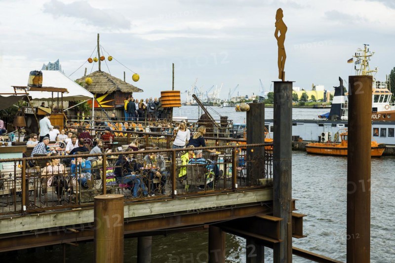 Beach Club Strand Pauli, at the jetties in Oat harbour, Hamburg, Germany, Europe