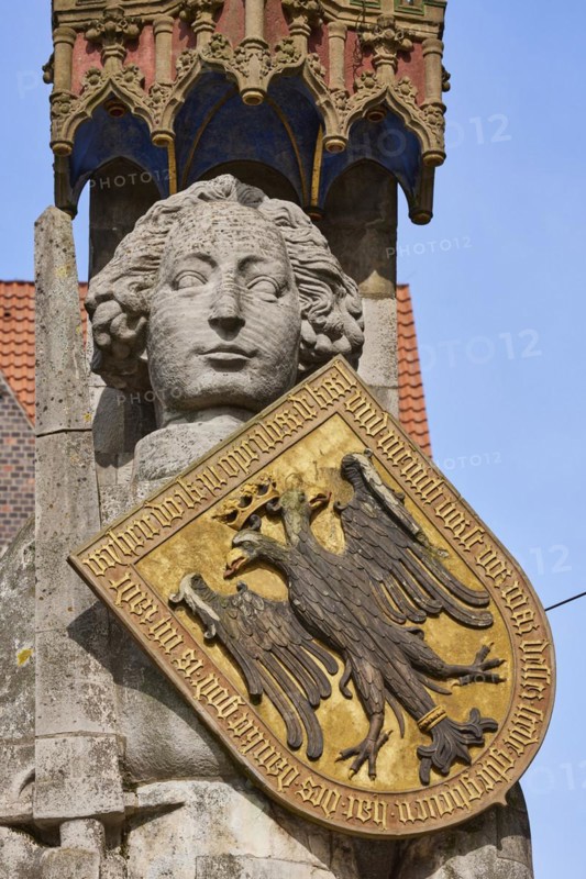 Head, sword and coat of arms of the Bremen Roland in Bremen, Hanseatic city, federal state of Bremen, Germany, Europe