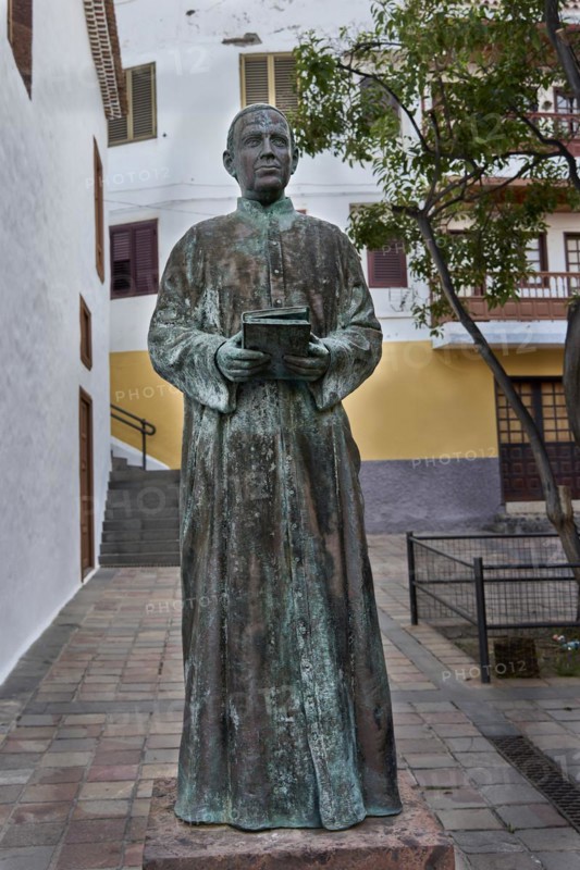 Statue of Father Jose Torres Padilla, San Sebastian de la Gomera, La Gomera, Canary Islands, Spain, Europe