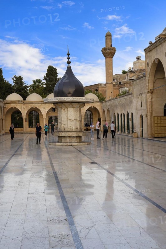 Avlusunda mosque courtyard, Sanliurfa, Turkey, Asia