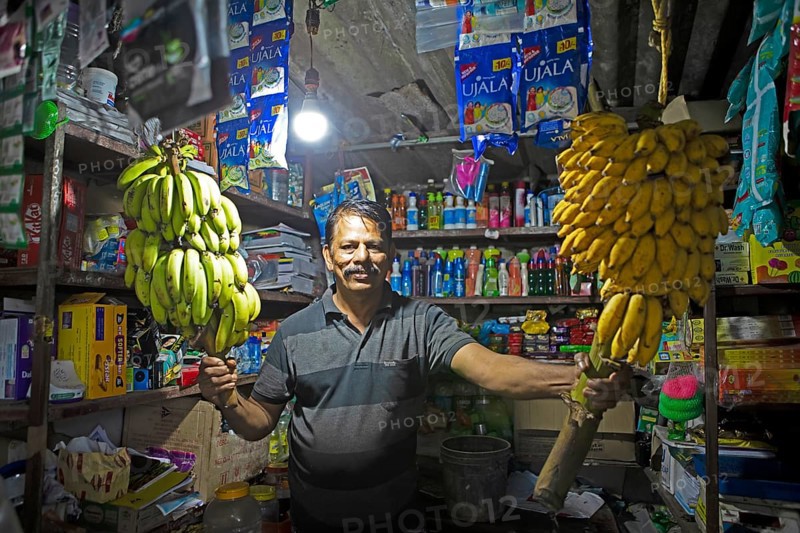 Kiosk vendor in Kavanattinkara, Backwaters, Kerala, India, Asia
