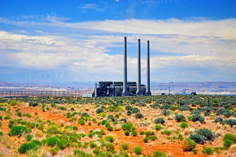 Navajo Generating Station, US coal-fired power plant on the Navajo Nation Reservation, supplies electricity to customers in Arizona, Nevada and California, near Page, Arizona, USA, North America