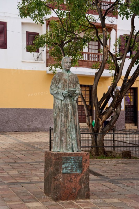 Statue of Father Jose Torres Padilla, San Sebastian de la Gomera, La Gomera, Canary Islands, Spain, Europe