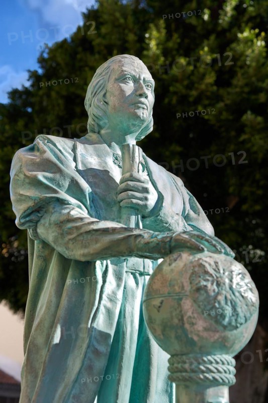 Statue of Christof Columbus, at the Plaza de la Constitucion, San Sebastian de La Gomera, La Gomera, Canary Islands, Spain, Europe