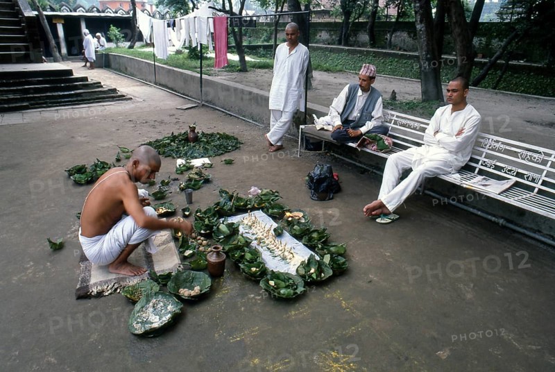 Hindu funerary ritual, Pashupatinath, kathmandu, Nepal, Tradition, Newar people, Asia