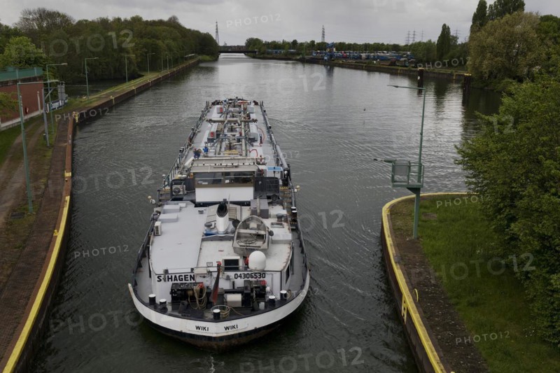 The motor tanker Wiki leaves the Wanne-Eickel lock system into the underwater, Rhine-Herne Canal, Herne, Ruhr area, Germany, Europe