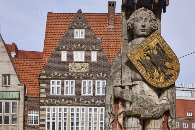 Section with head and coat of arms of the Bremen Roland in Bremen, Hanseatic city, federal state of Bremen, Germany, Europe