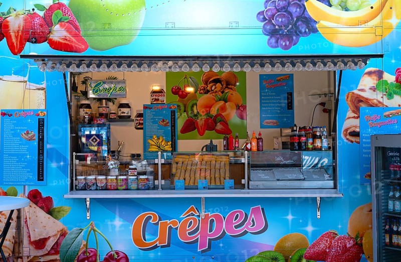 Crepes stand at the spring festival in Deggendorf, Lower Bavaria, Bavaria, Germany, Europe