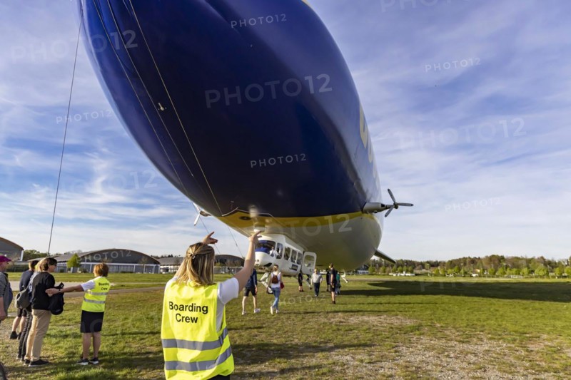 Zeppelin ready for take-off for a sightseeing flight, Tourism on Lake Constance, Friedrichshafen, Baden-Wuerttemberg, Germany, Europe