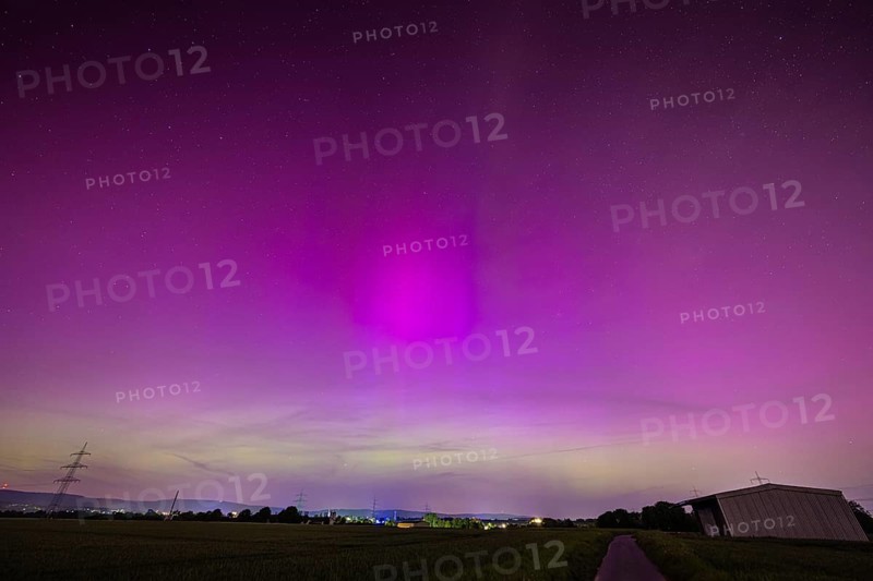 After several solar storms (solar flares), so-called auroras can be seen in the sky throughout Germany in the night between 10 May 2024 and 11 May 2024. The natural spectacle could be observed here in Hesse over the Taunus ridge, Frankfurt am Main, Hesse, Germany, Europe