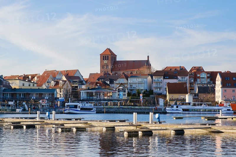 Town view with town harbour at Lake Mueritz, St. Georgen, Waren, Mueritz, Mecklenburg Lake District, Mecklenburg, Mecklenburg-Vorpommern, Germany, Europe