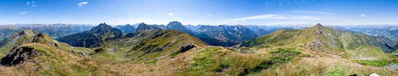 Mountain panorama, mountain landscape with grassy ridge, Carnic High Trail, Carnic Main Ridge, Carnic Alps, Carinthia, Austria, Europe