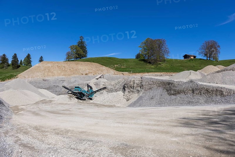 Gravel pit near Fuessen, gravel extraction, construction machinery, Allgaeu, Ostallgaeu, Bavaria, Germany, Europe