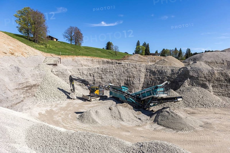 Gravel pit near Fuessen, gravel extraction, construction machinery, Allgaeu, Ostallgaeu, Bavaria, Germany, Europe