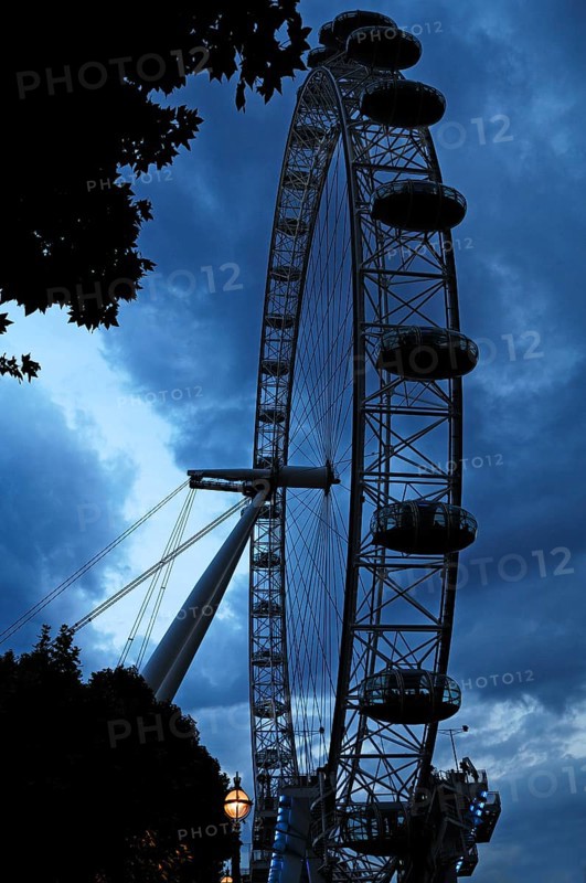 Ferris wheel, the London Eye in the evening, London, England, Great Britain
