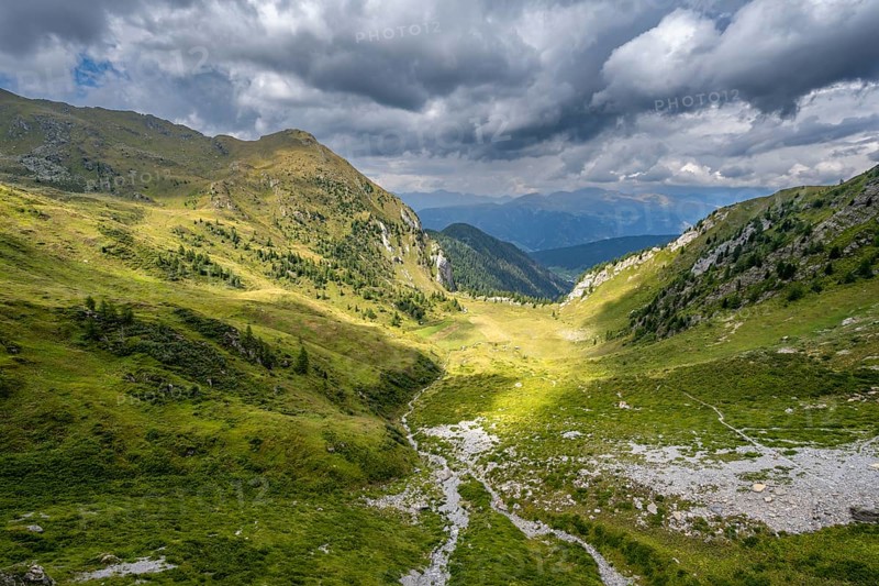View of the Winklertal, Carnic Main Ridge, Carnic High Trail, Carnic Alps, Carinthia, Austria, Europe