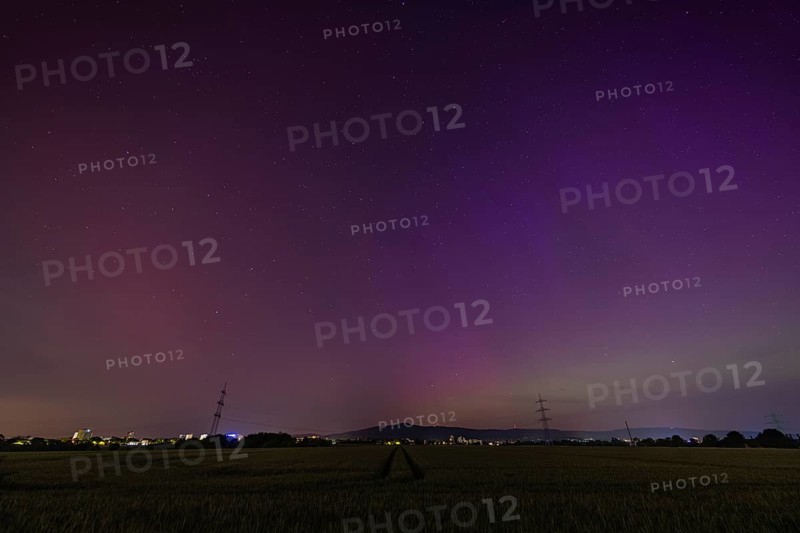 After several solar storms (solar flares), so-called auroras can be seen in the sky throughout Germany in the night between 10 May 2024 and 11 May 2024. The natural spectacle could be observed here in Hesse over the Taunus ridge, Frankfurt am Main, Hesse, Germany, Europe