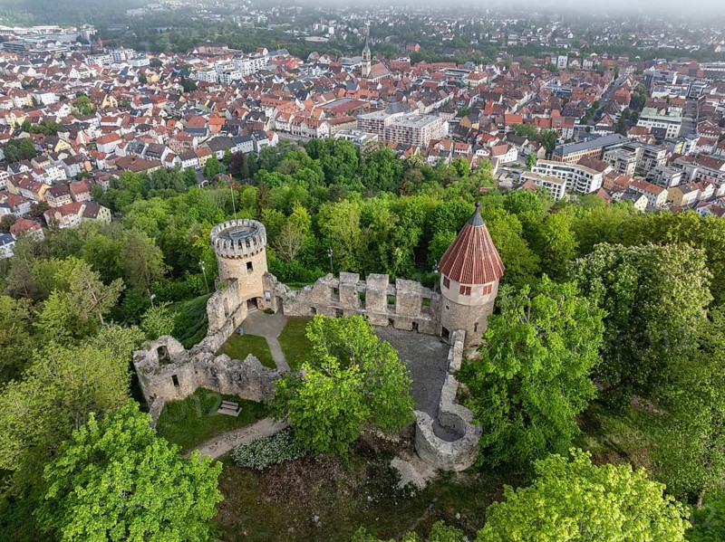 Aerial view of the Honburg castle ruins on the Honberg with the town of Tuttlingen, district of Tuttlingen, Black Forest, Baar, Heuberg, Baden-Wuerttemberg, Germany, Europe