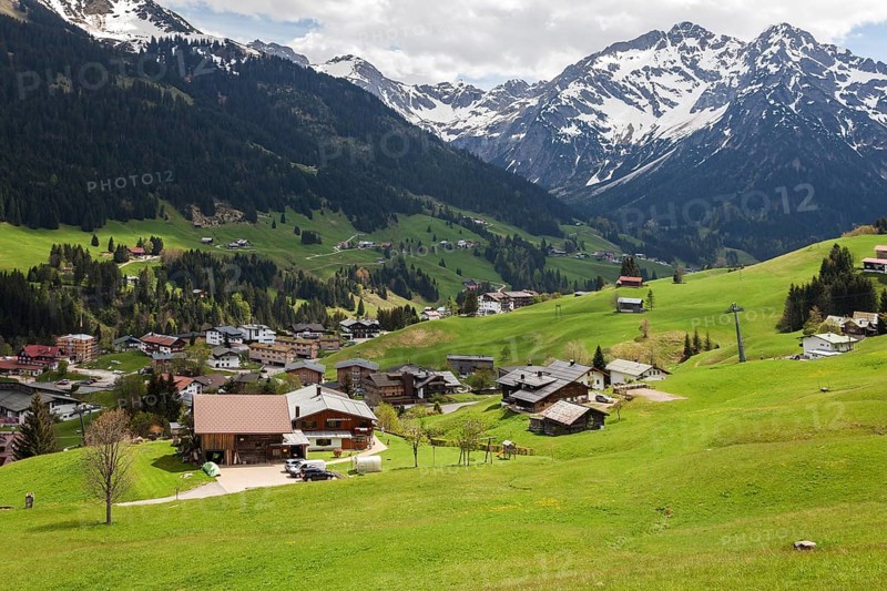 View of Mittelberg, behind Widderstein and Kleiner Widderstein, Kleinwalsertal, Vorarlberg, Austria, Europe