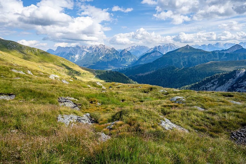 Mountain panorama of the Italian Carnic Alps, descent from Baerenbadegg, Carnic High Trail, Carnic Main Ridge, Carnic Alps, Carinthia, Austria, Europe