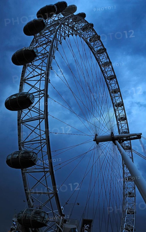 Ferris wheel, the London Eye in the evening, London, England, Great Britain