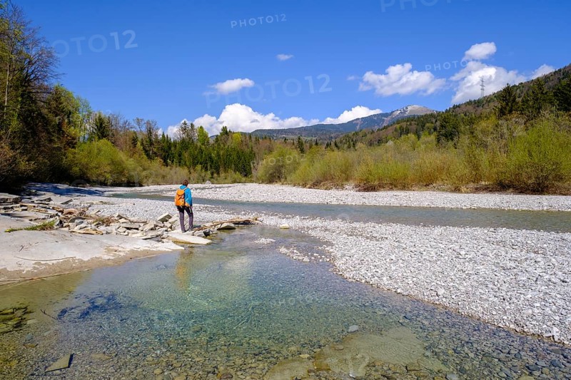 Hikers on the adventure trail, Tauglbach, Bad Vigaun, Tennengau, Salzburg province, Austria, Europe