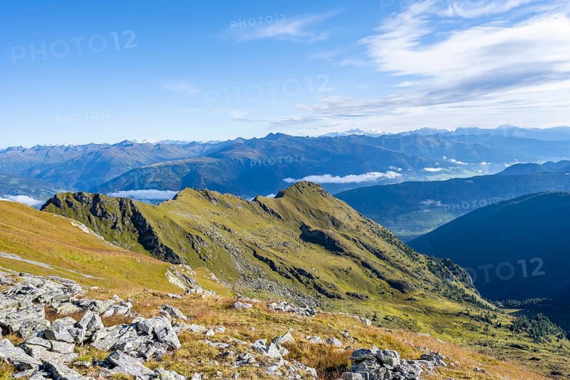 Mountain valley and mountain panorama in the morning light, view into the Winkler valley, Carnic main ridge, Carnic High Trail, Carnic Alps, Carinthia, Austria, Europe