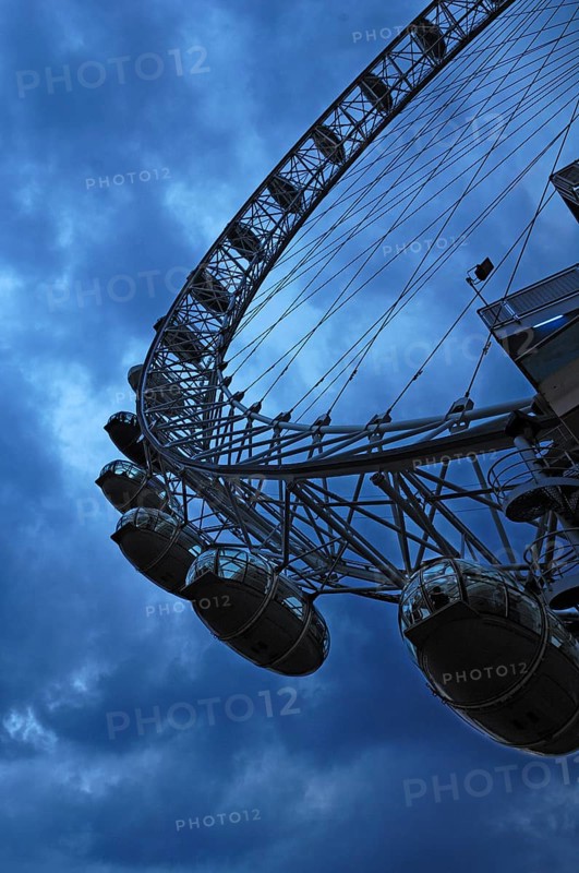 Ferris wheel, the London Eye in the evening, London, England, Great Britain