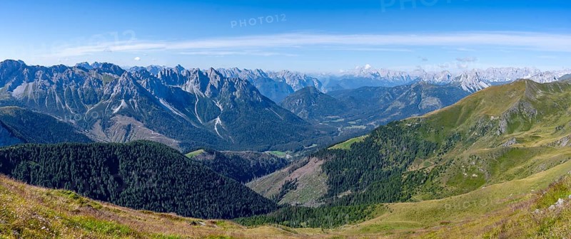 Mountain panorama, view from the Carnic main ridge, view of the mountain peaks of Cresta Righile and Cresta del Ferro in South Tyrol, Carnic High Mountain Trail, Carnic main ridge, Carnic Alps, Carinthia, Austria, Europe