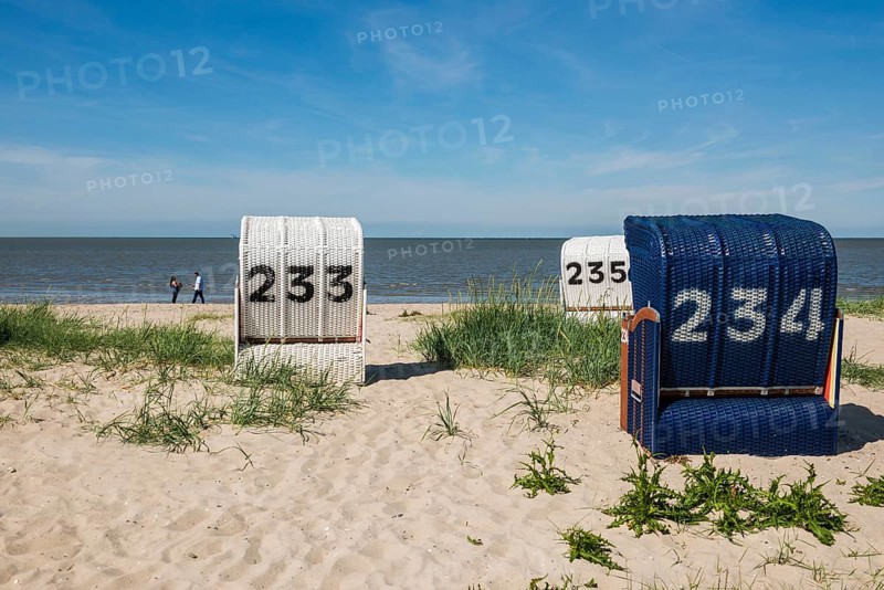 Beach chairs on the sandy beach, Hooksiel, Wangerland, East Frisia, Lower Saxony, Germany, Europe