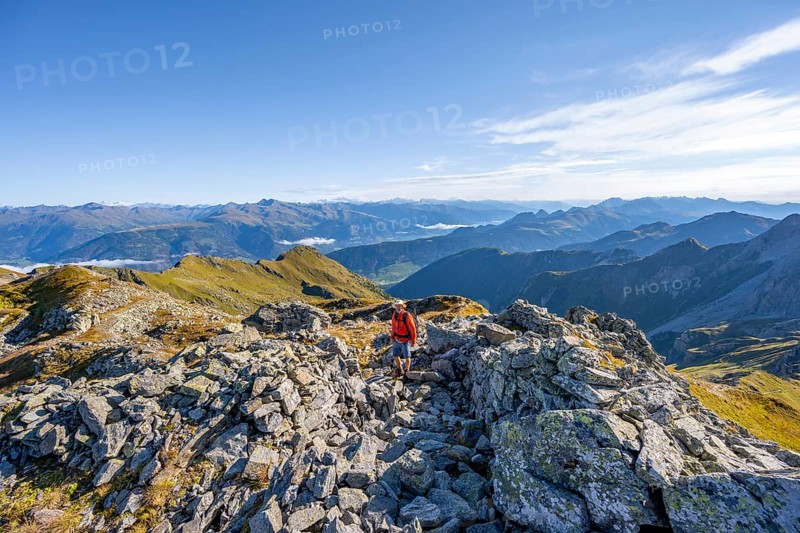 Mountaineer on a hiking trail, Carnic Main Ridge, Carnic High Trail, Carnic Alps, Carinthia, Austria, Europe