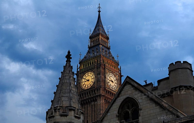 Big Ben, clock tower and clock, in front of Westminster Hall at dusk, Bridge Street, SW1 London, England, United Kingdom, Europe