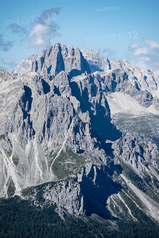 Spectacular rocky mountain peaks of the Sesto Dolomites, view from the Carnic main ridge, Carnic High Trail, Carnic Alps, Carinthia, Austria, Europe